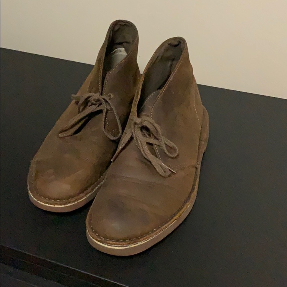 Clark chukkas